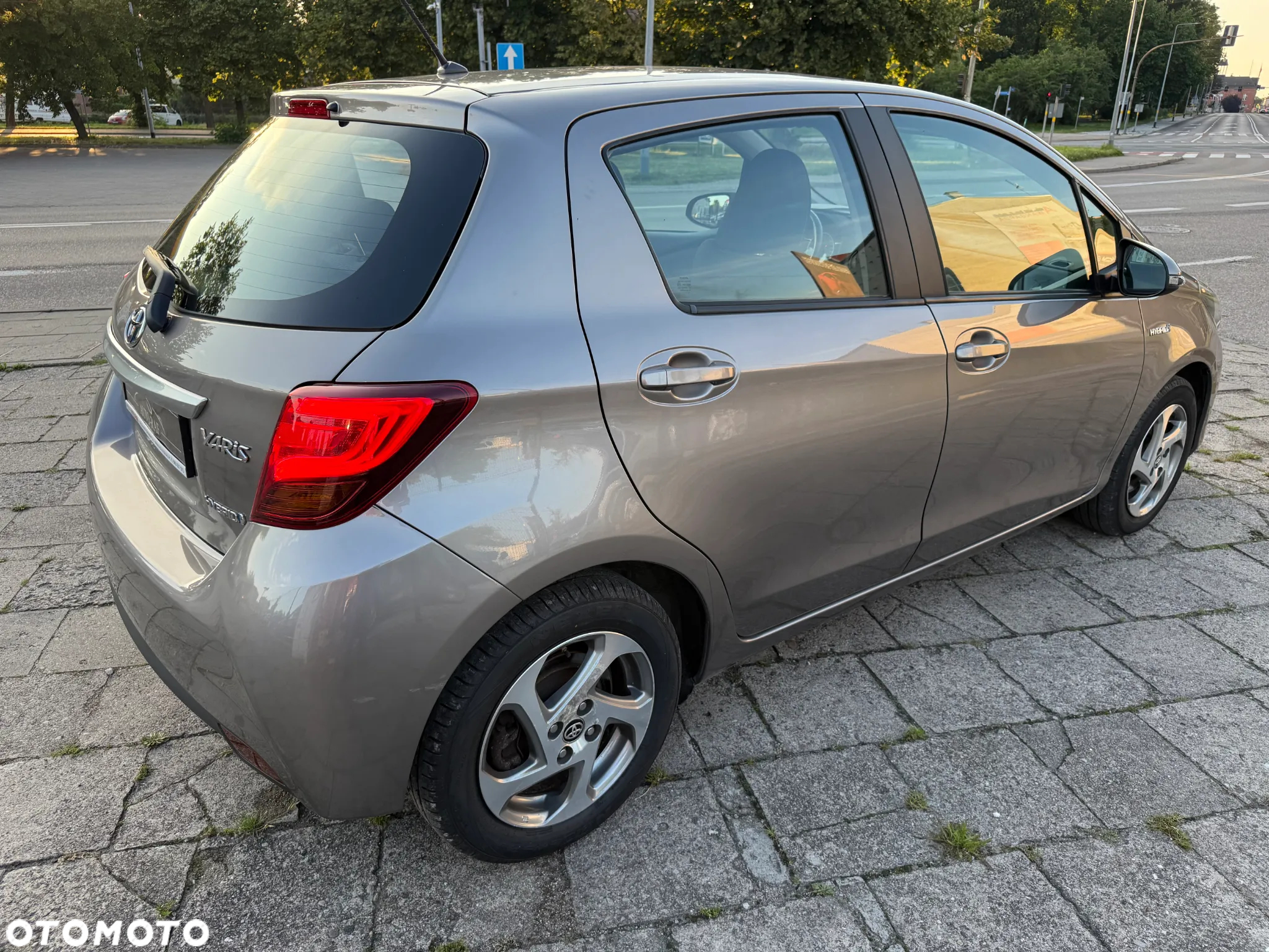 Toyota Yaris Hybrid 1.5 VVT-i Selection - 14
