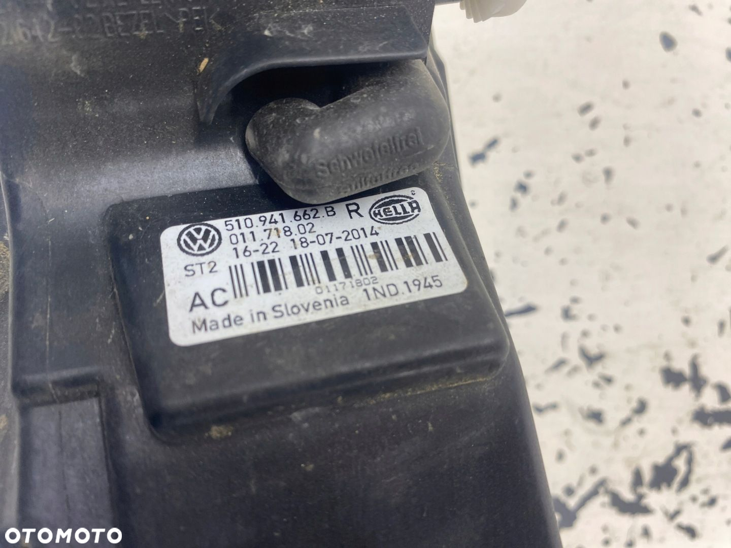 VW GOLF SPORTSVAN HALOGEN PRAWY 510941662B - 9