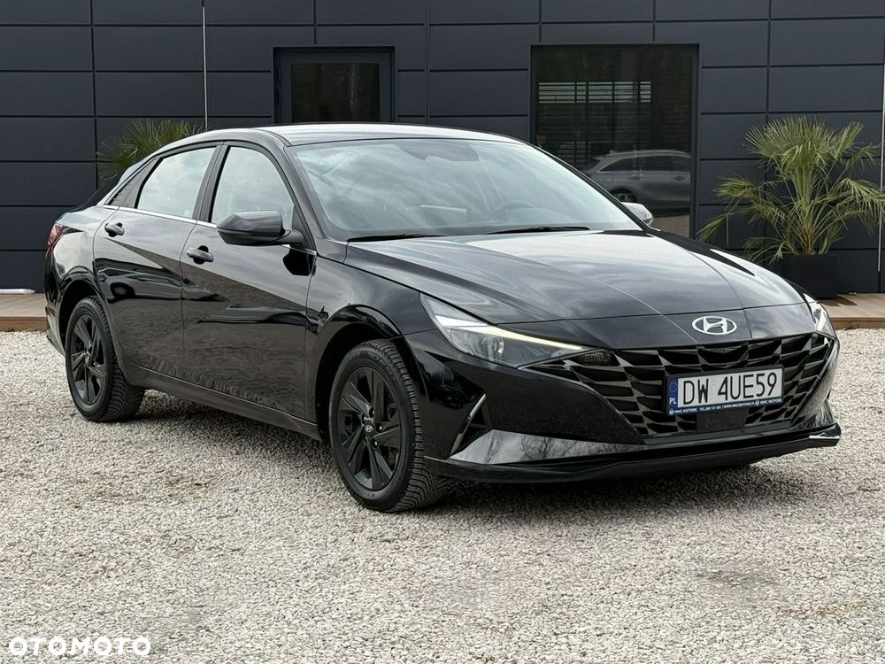 Hyundai Elantra - 1
