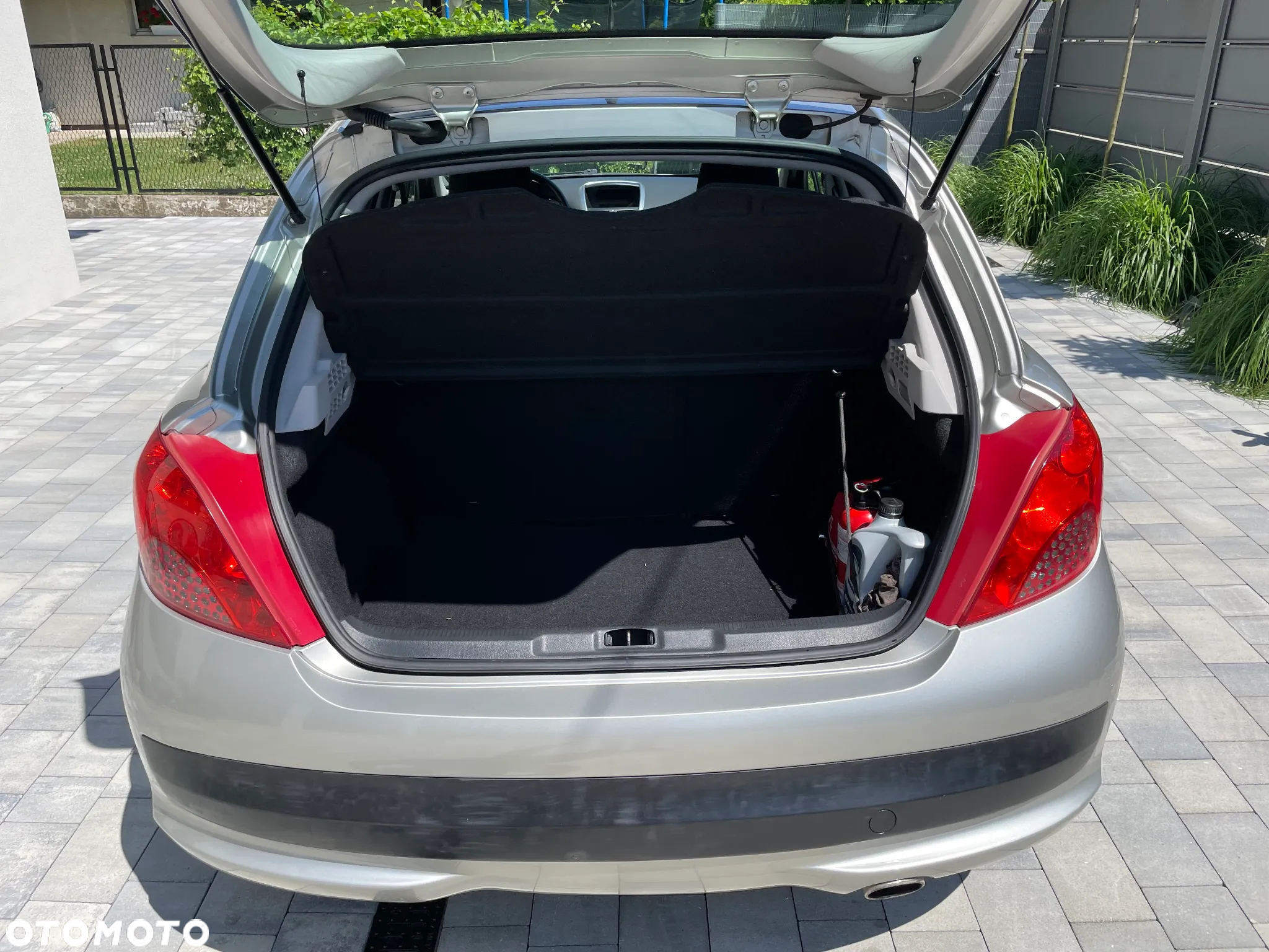 Peugeot 207 - 10