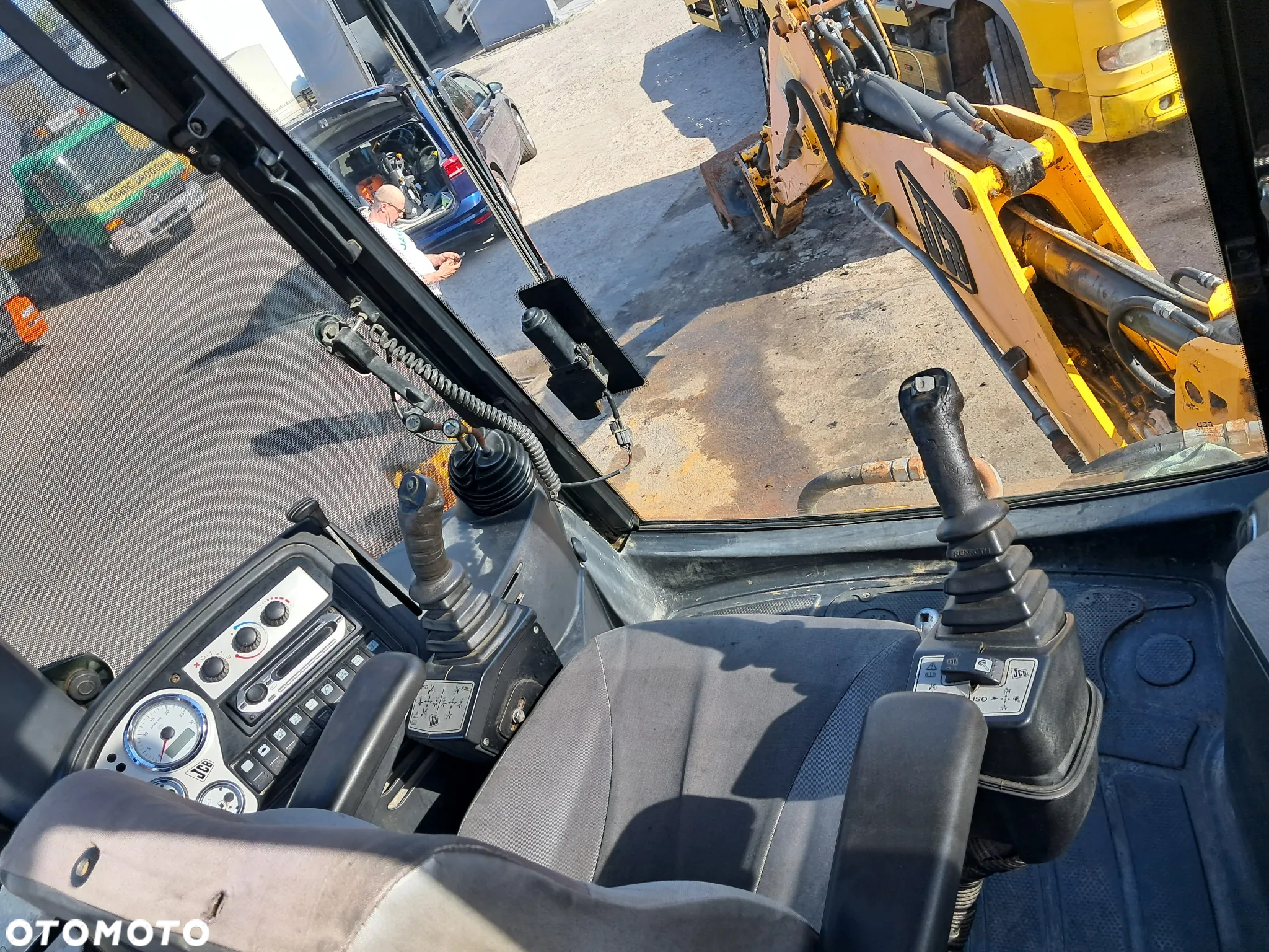 JCB 3CX - 12