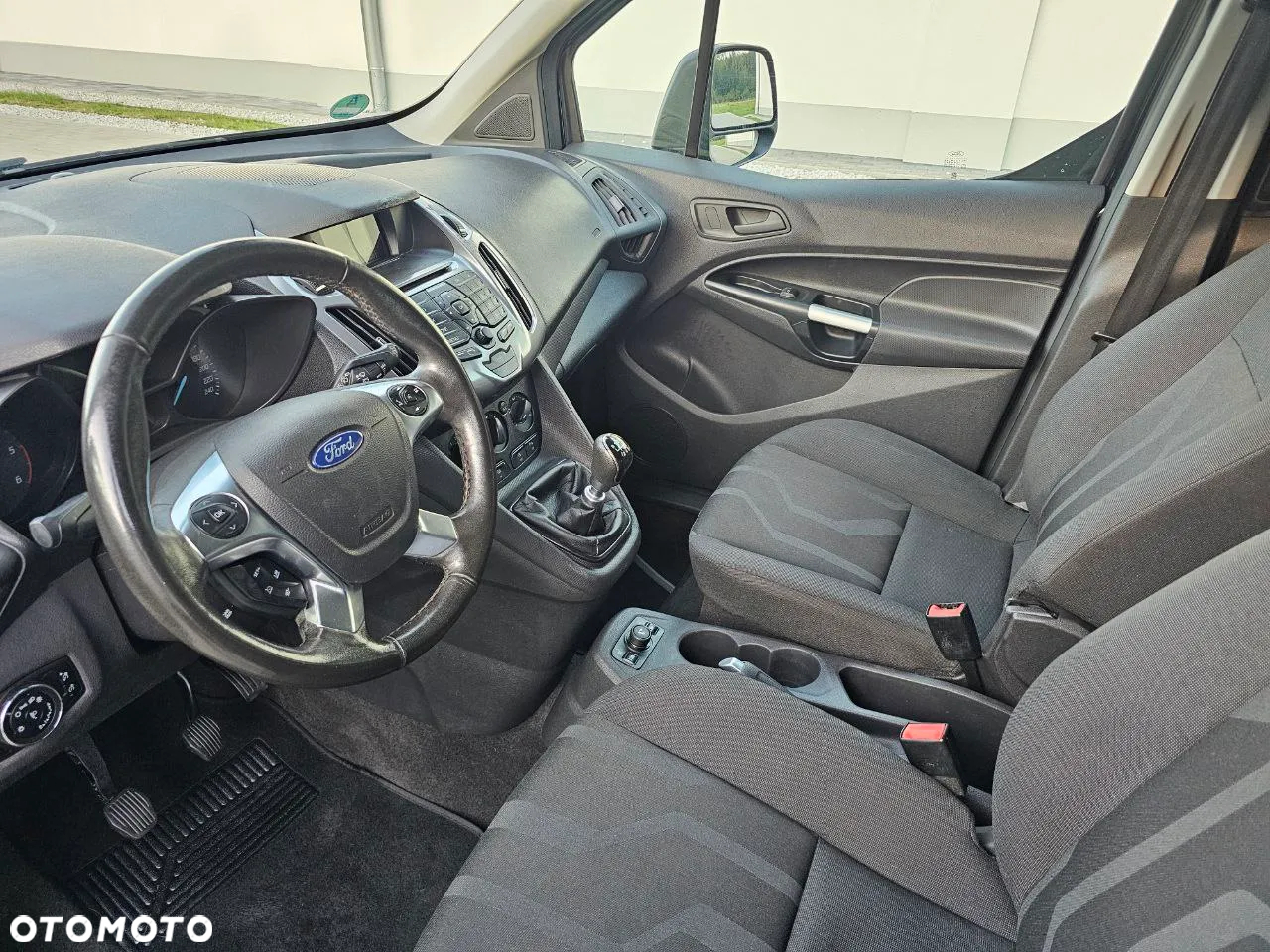 Ford Tourneo Connect - 8