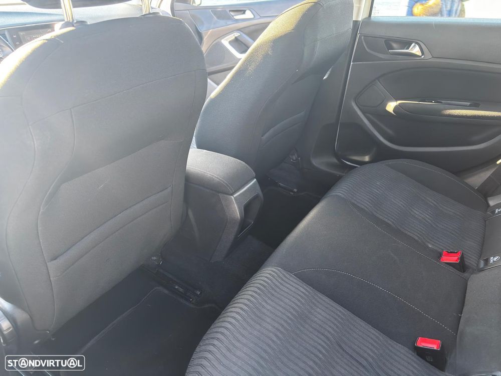 Peugeot 308 1.6 e-HDi Active - 17