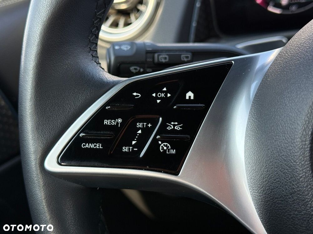 Mercedes-Benz GLB - 18