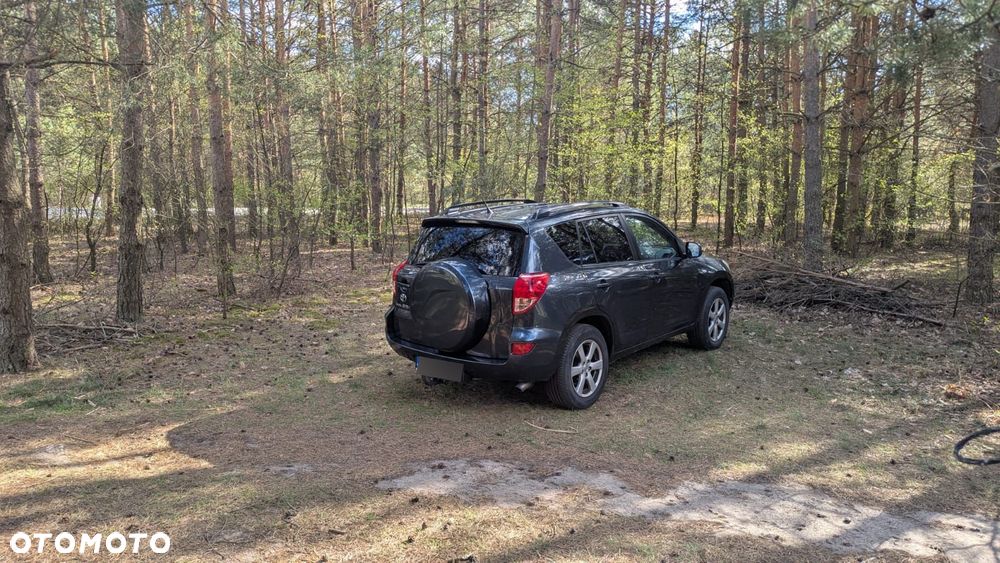 Toyota RAV4 - 6