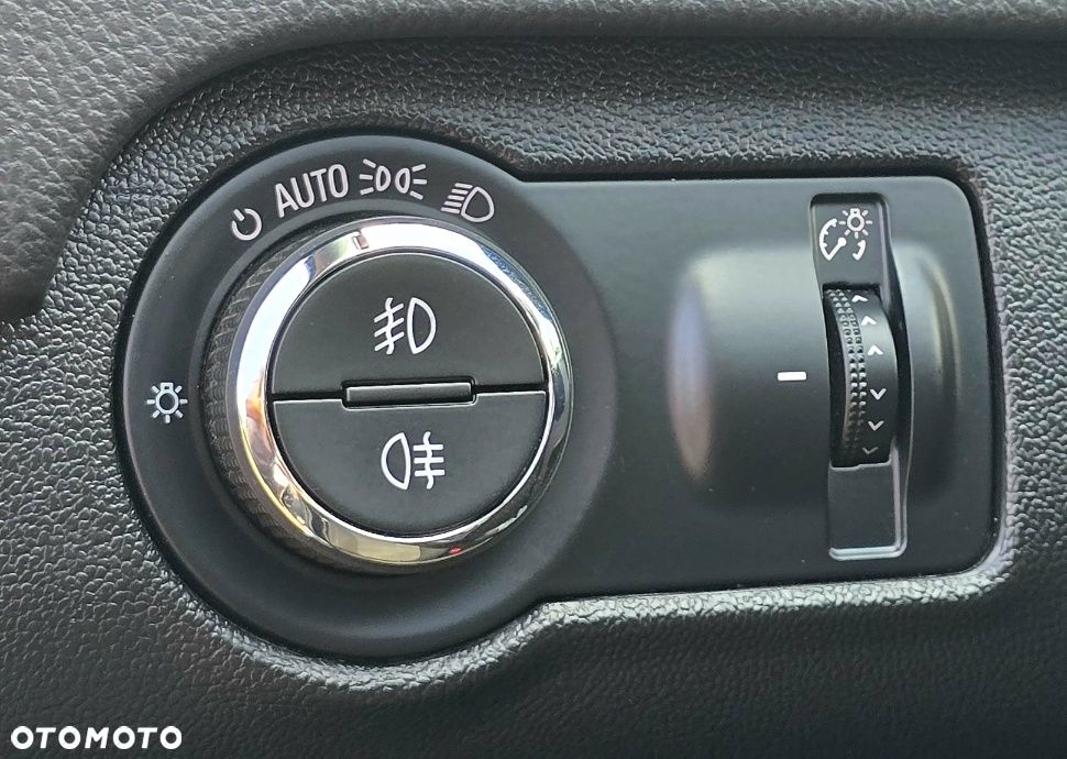 Opel Insignia - 18