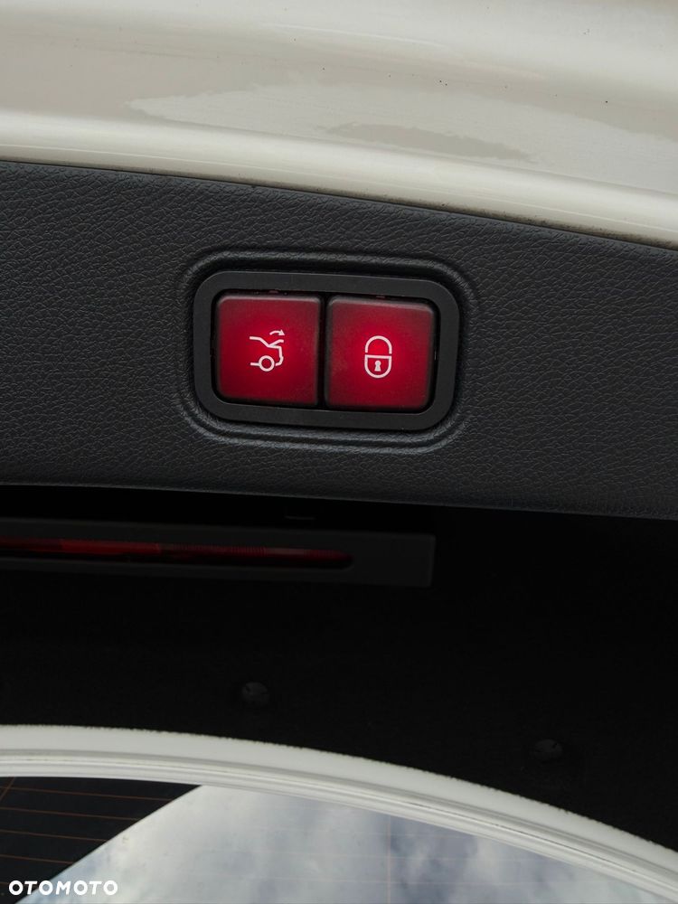 Mercedes-Benz Klasa E 200 9G-TRONIC - 16