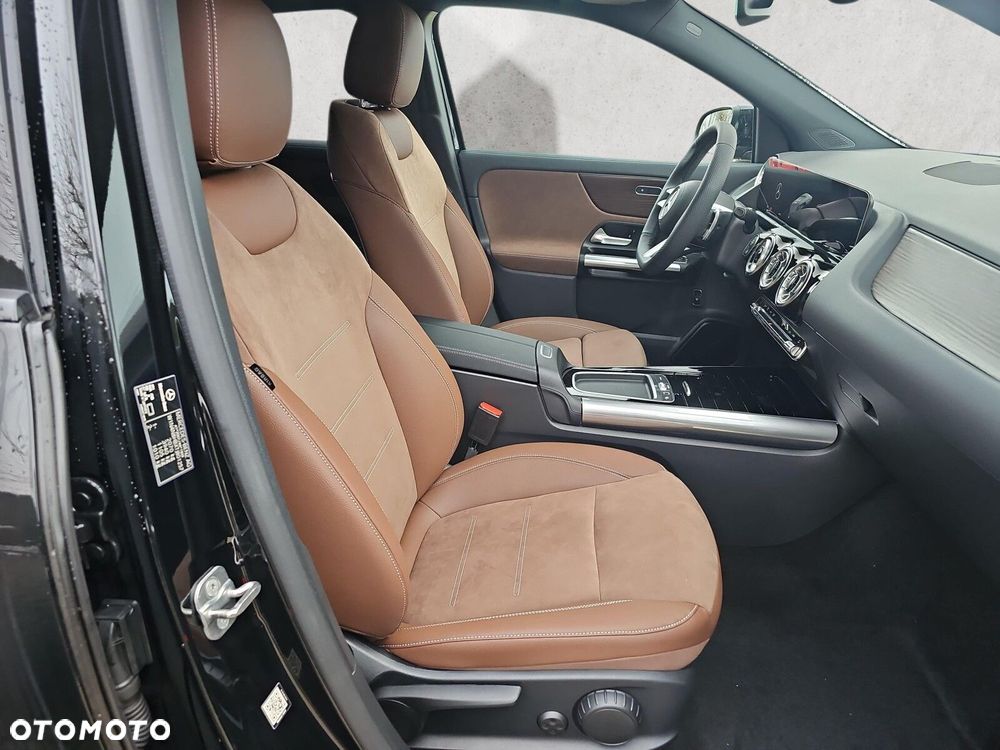 Mercedes-Benz GLA - 15