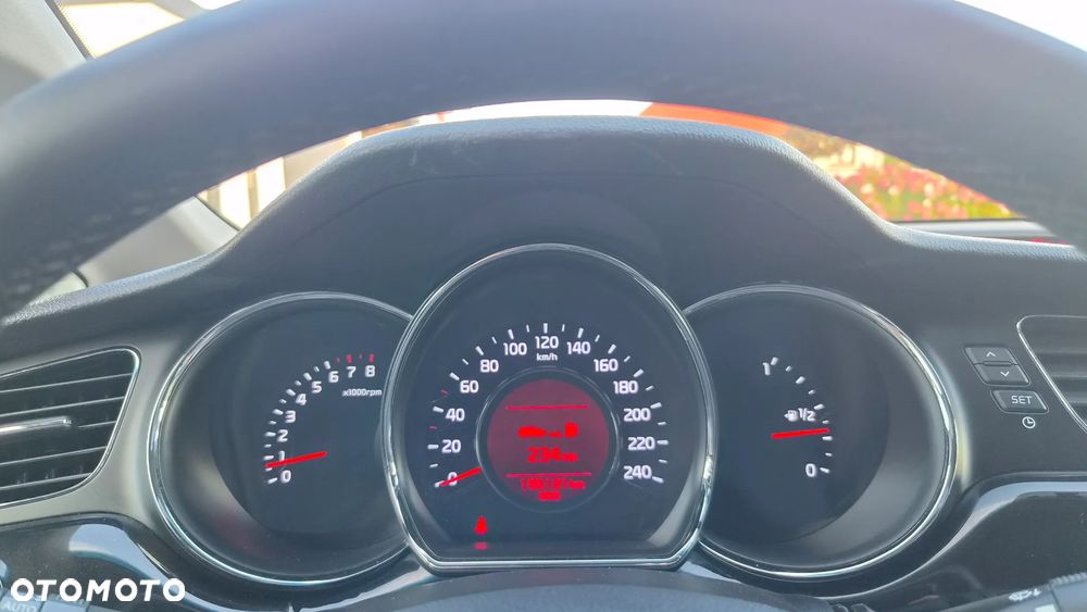 Kia Ceed 1.6 GDI Platinum Edition - 24