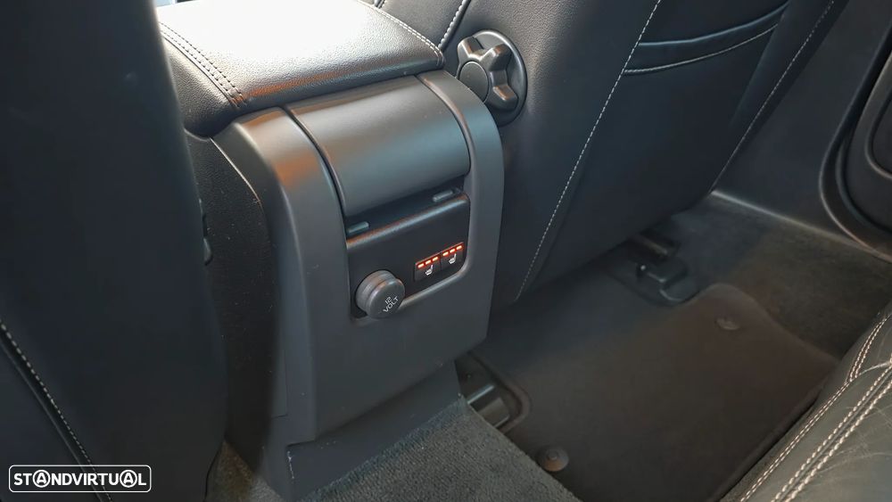 Volvo V60 D6 Plug-In-Hybrid AWD Geartronic Summum - 38