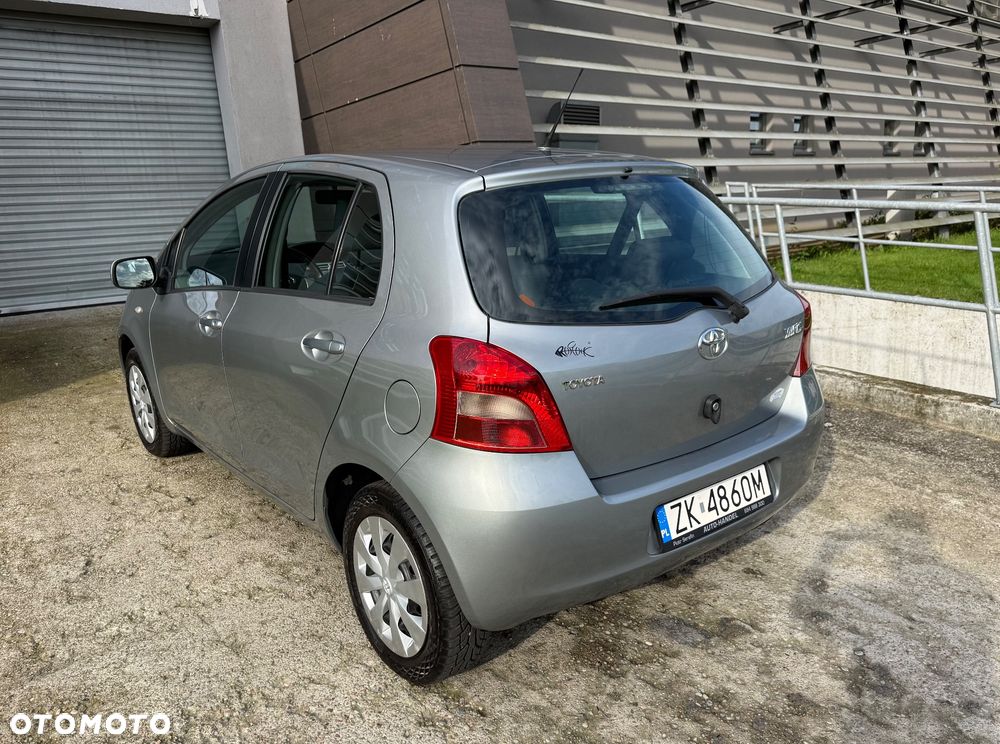 Toyota Yaris 1.0 Luna A/C - 11