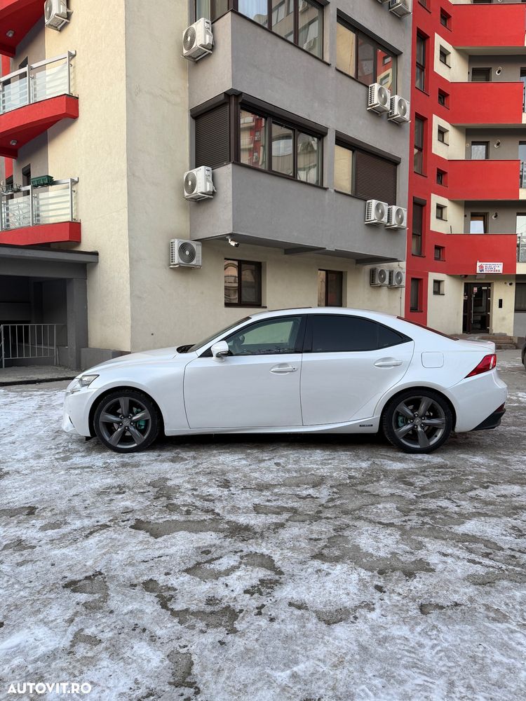 Lexus Seria IS - 2