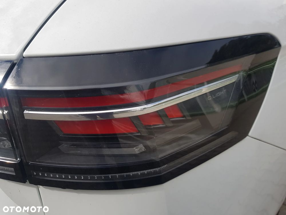 Volkswagen Passat - 34