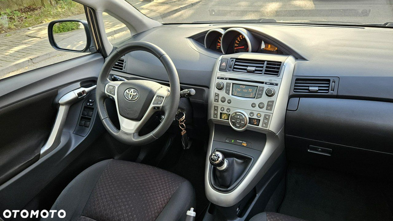 Toyota Verso 1.8 5-Sitzer Life - 25