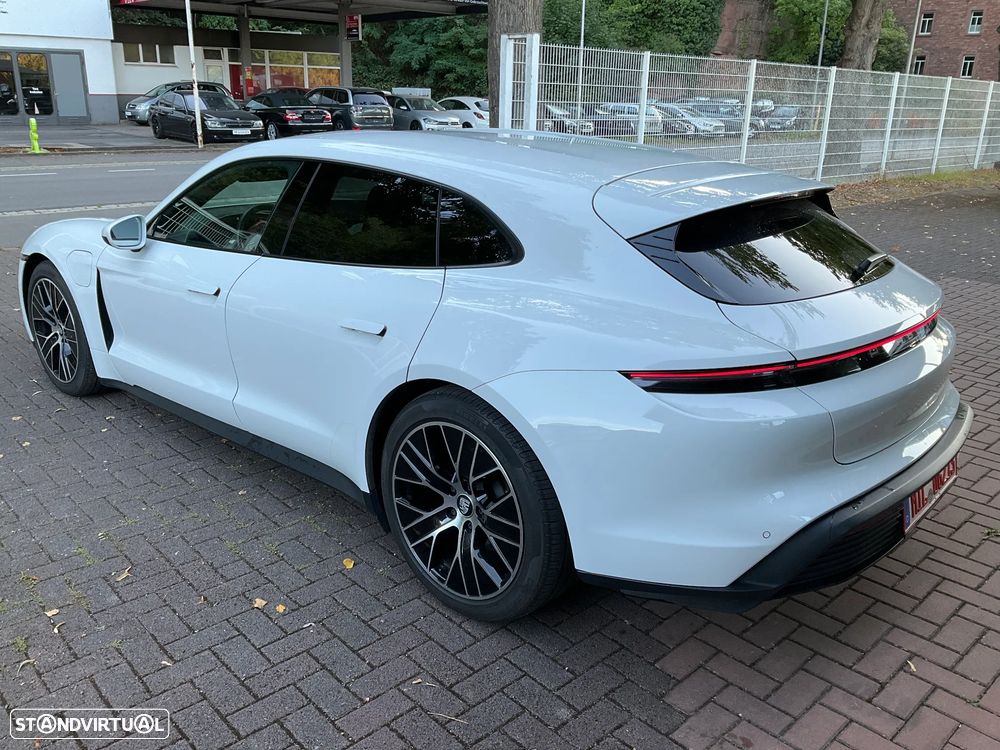 Porsche Taycan Sport Turismo - 4