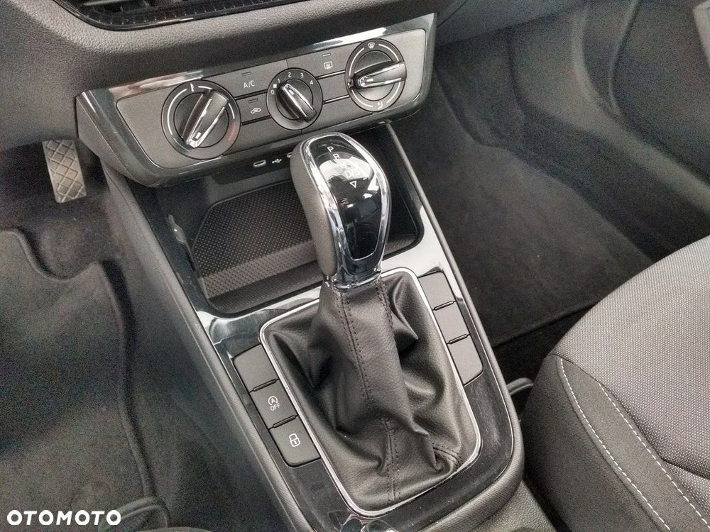 Skoda Fabia 1.0 TSI Ambition DSG - 17