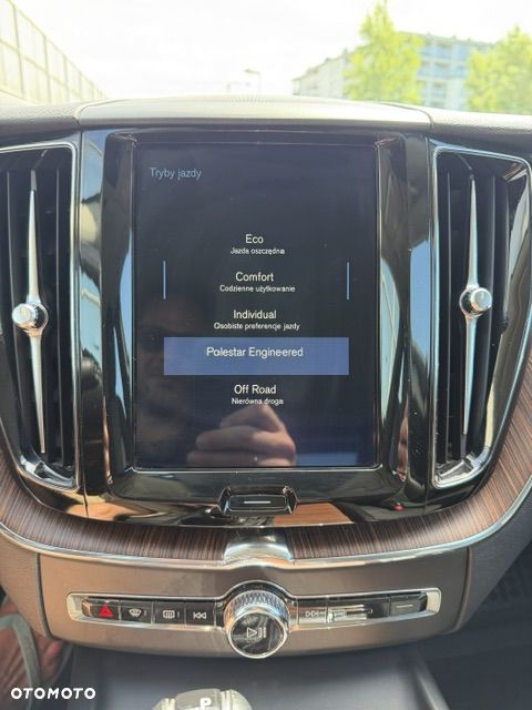 Volvo XC 60 T5 Momentum Pro - 33