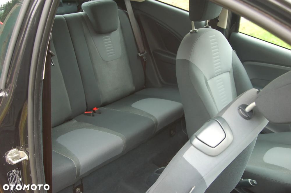Ford KA 1.2 Titanium (air4) - 28