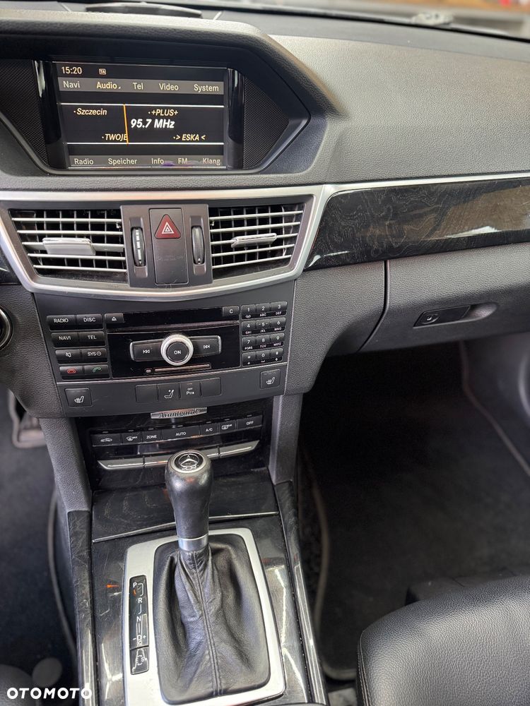 Mercedes-Benz Klasa E 220 BlueTEC 4Matic 7G-TRONIC Avantgarde - 25