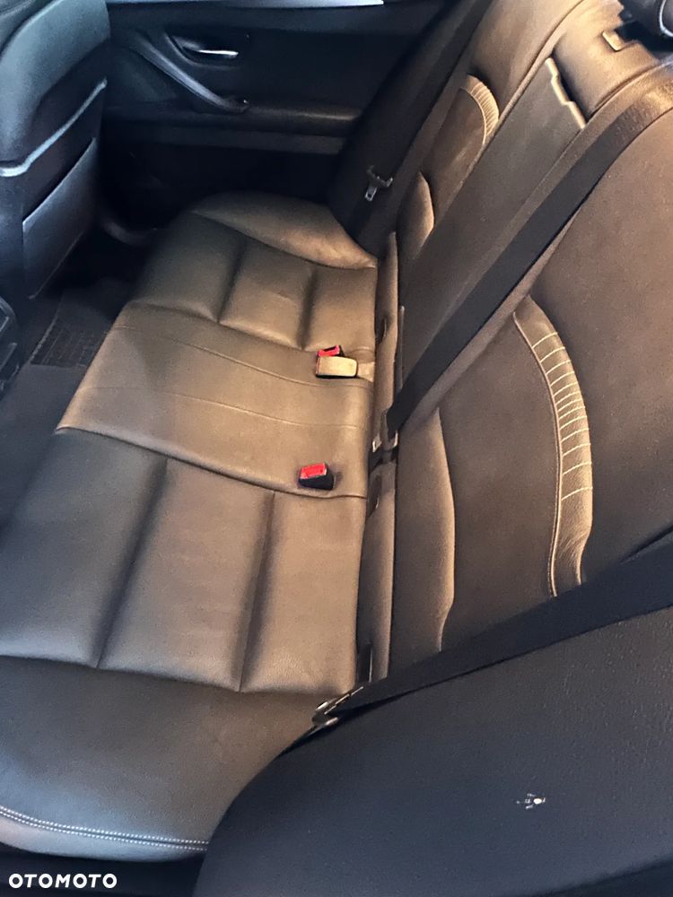 BMW Seria 5 525d Touring Luxury Line - 14