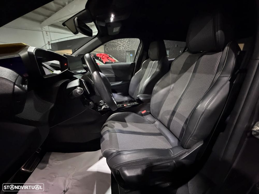 Peugeot 2008 PureTech 130 EAT8 GT - 8