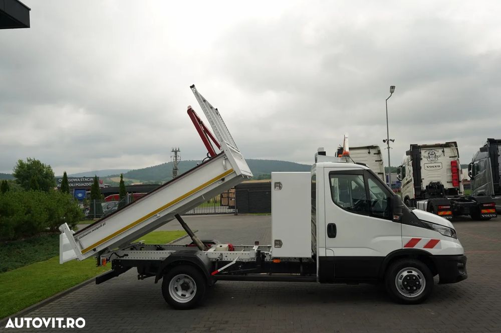 Iveco DAILY 35-140 / BASCULATOR DIN OȚEL + HDS HMF HYFA / CAPACITATE MAXIMĂ DE RIDICARE 430 KG / EXTENSIE MAXIMĂ 2 M / DUBLU / EURO 6 - 7