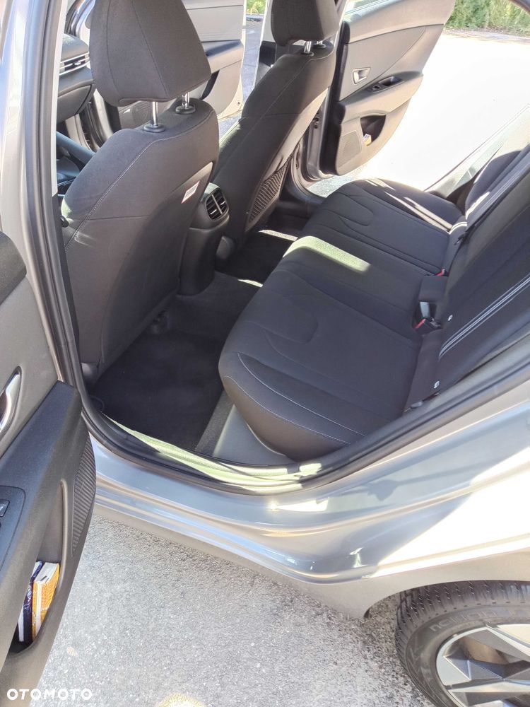Hyundai Elantra - 2