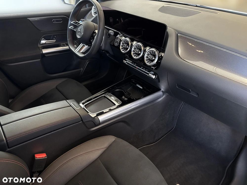 Mercedes-Benz Klasa B 200 AMG Line 7G-DCT - 21