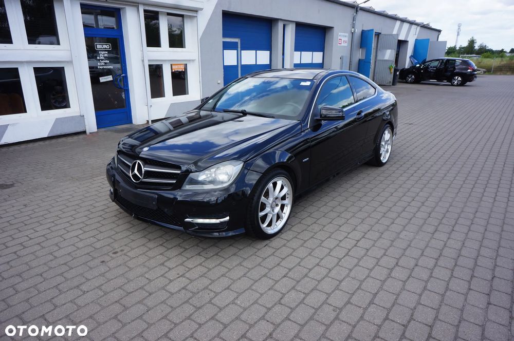 Mercedes-Benz Klasa C 220 CDI DPF BlueEFFICIENCY 7G-TRONIC Edition 1 - 2