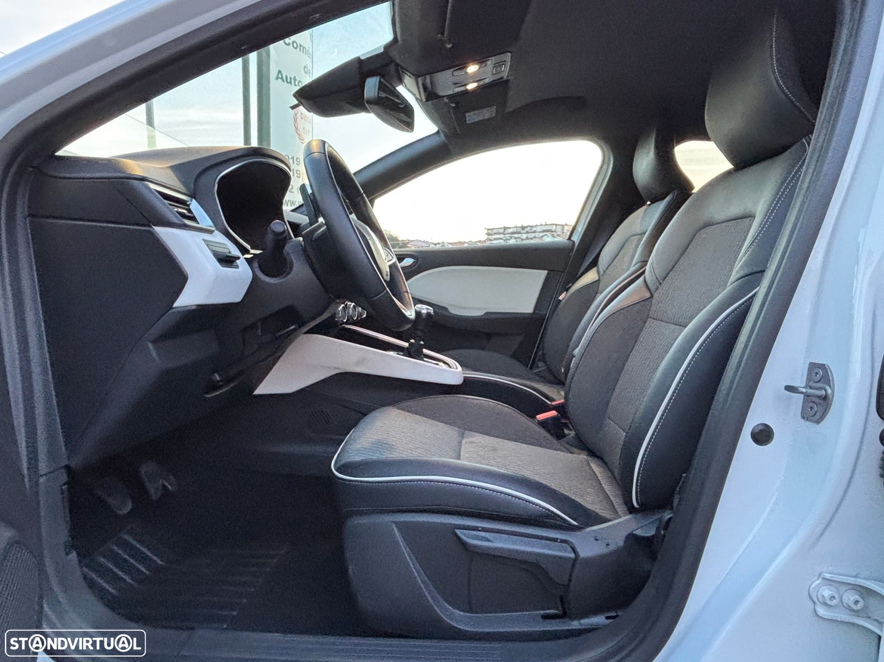 Renault Clio 1.0 TCe Techno - 9