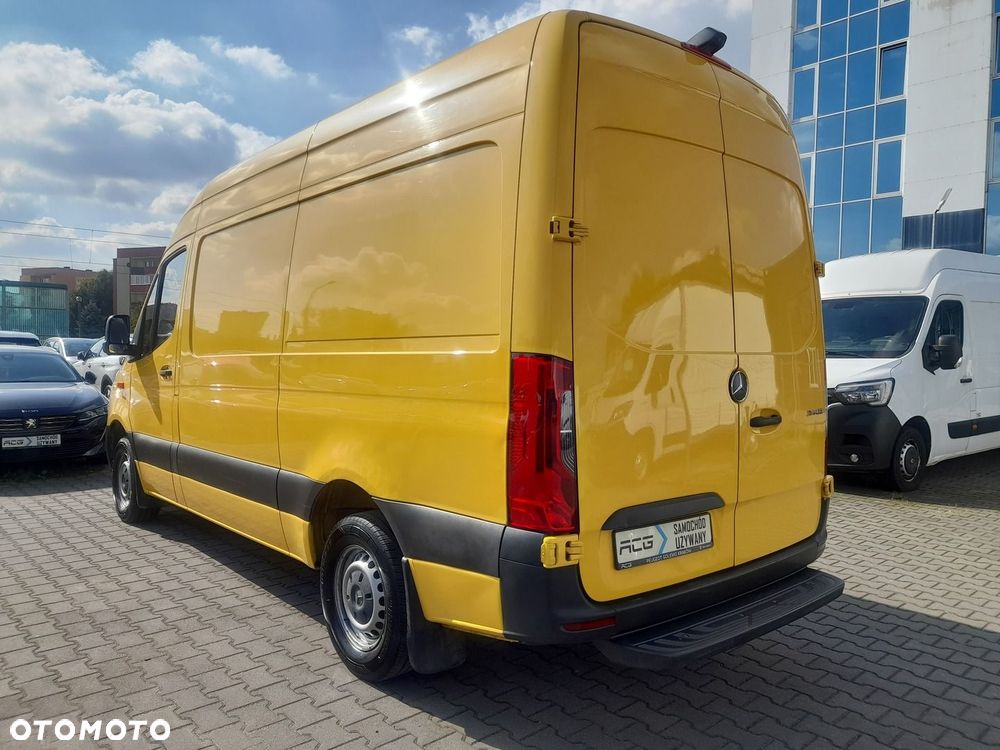 Mercedes-Benz Sprinter - 4