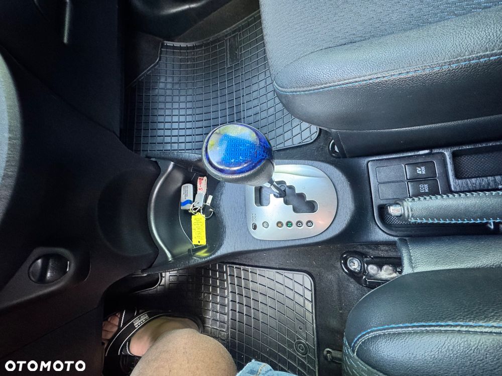 Toyota Yaris 1.5 VVT-i Team Deutschland - 21