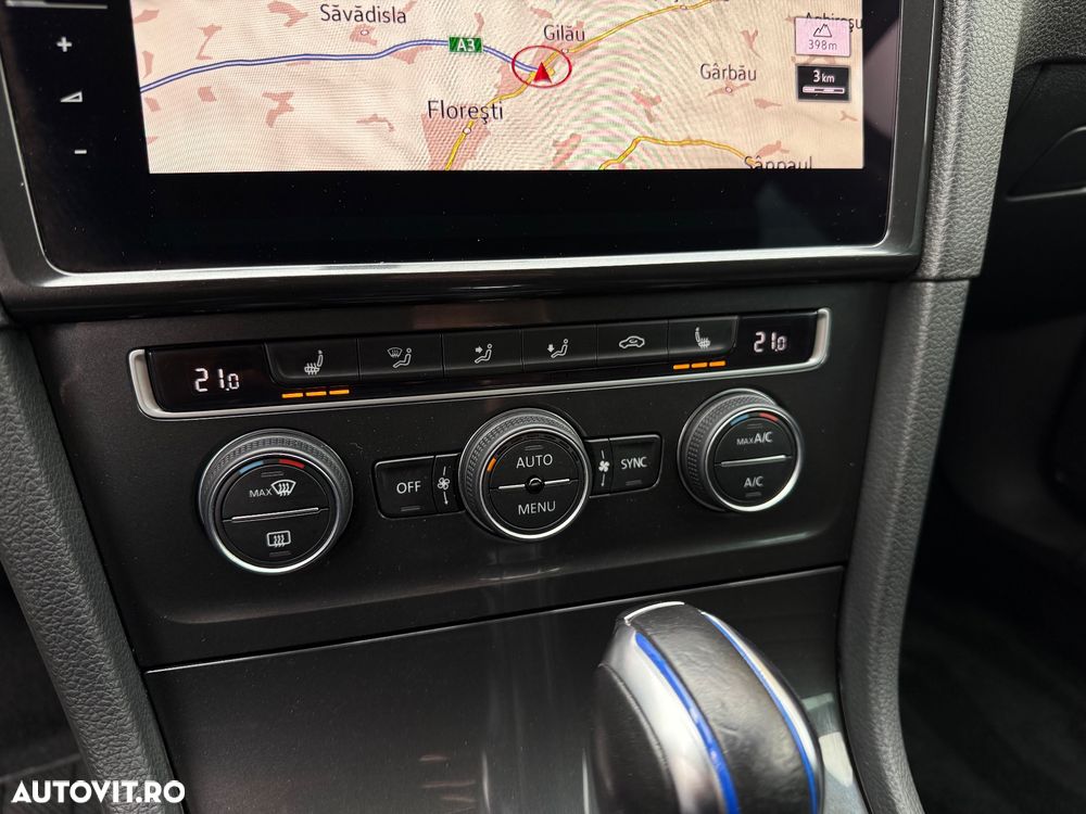 Volkswagen e-Golf - 21