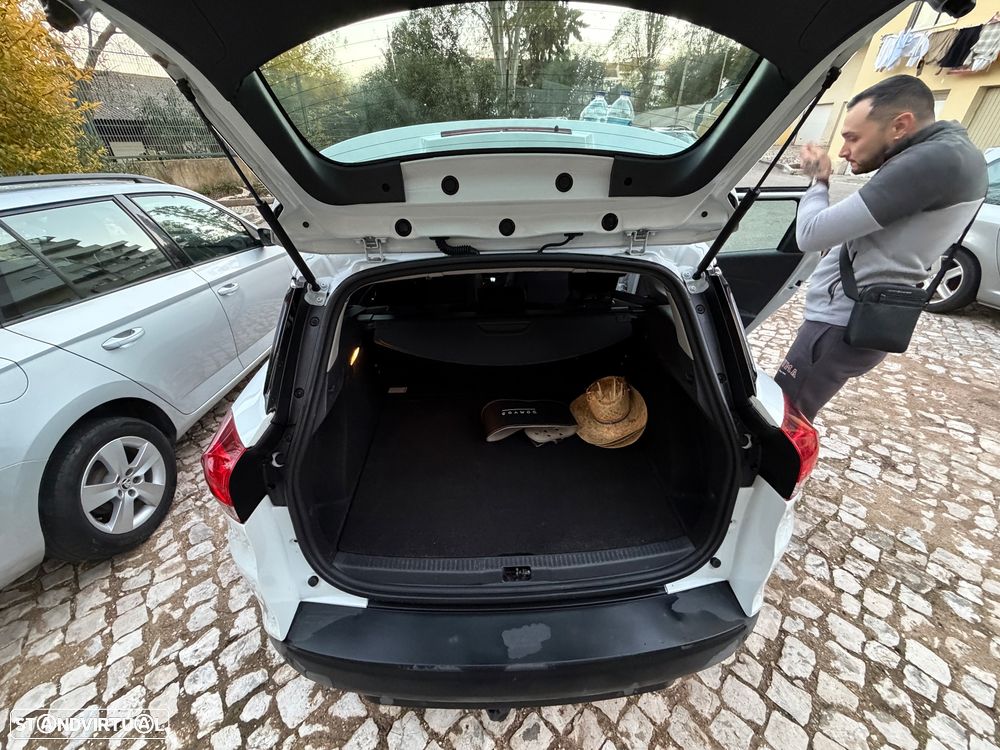 Renault Clio Sport Tourer Energy dCi 90 Start & Stop Experience - 13