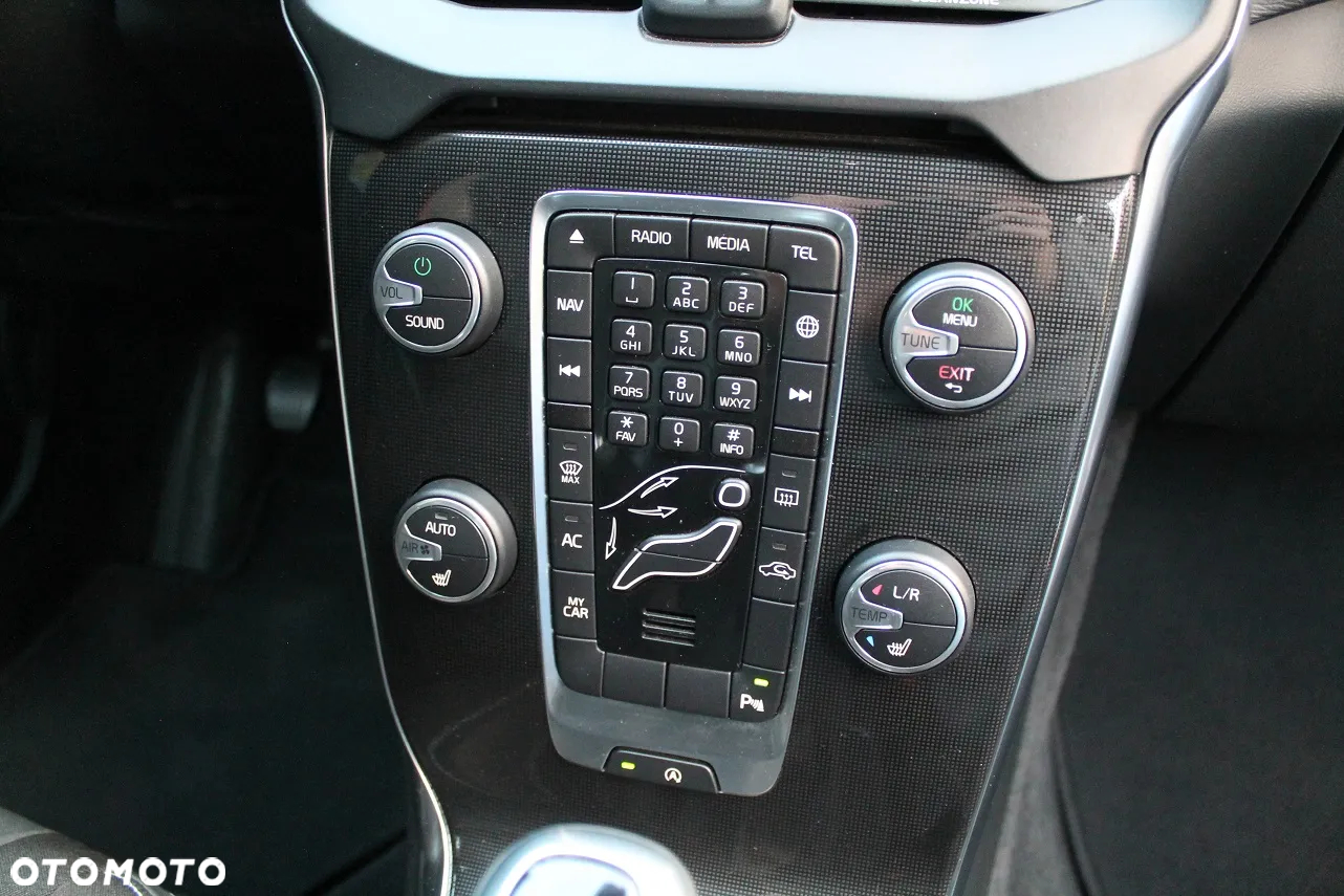 Volvo V40 D2 Momentum - 23