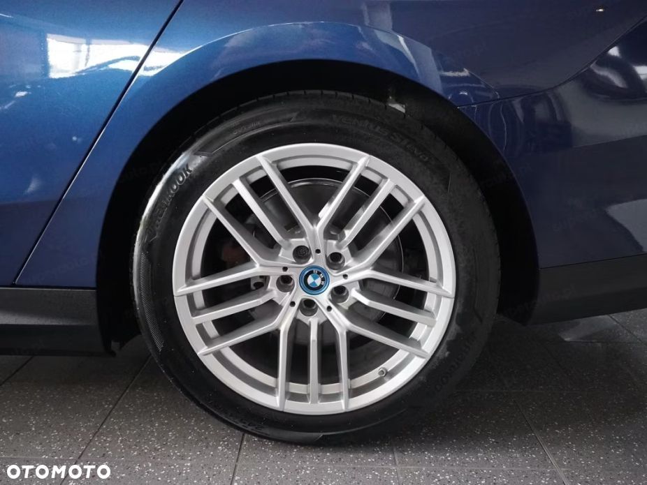 BMW i5 - 14