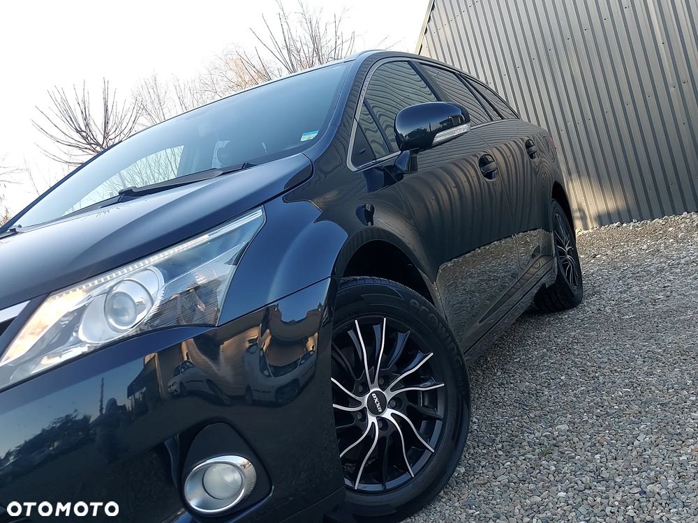 Toyota Avensis - 18