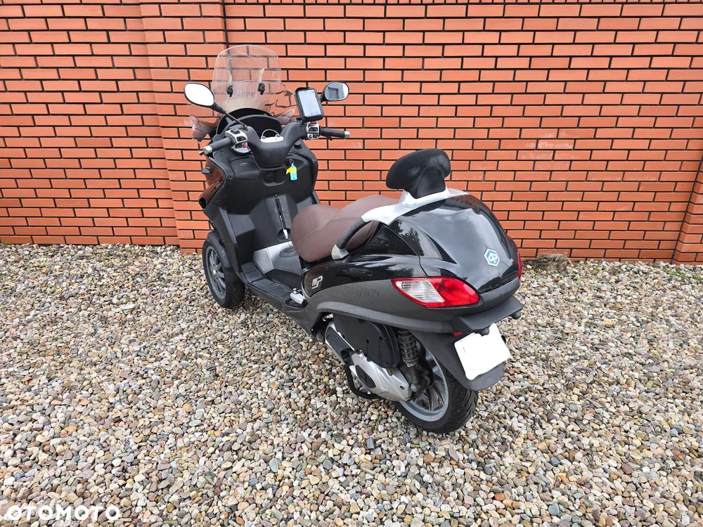 Piaggio MP-3 - 9