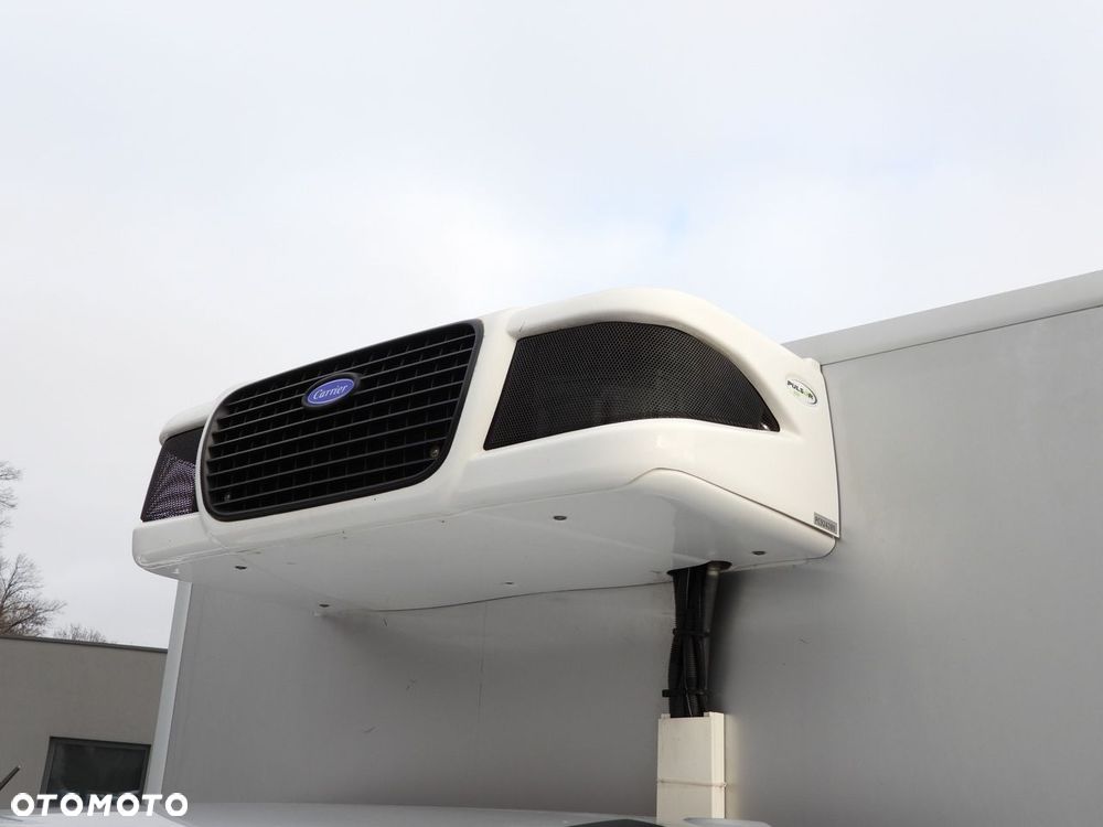 Iveco DAILY 72C18 CHŁODNIA KONTENER -10*C WINDA 9 PALET ZASILANIE 230V TEMPOMAT NAWIGACJA PNEUMATYKA AUTOMAT HI-MATIC BLIŹNIACZE KOŁA KLIMATYZACJA  180KM - 19