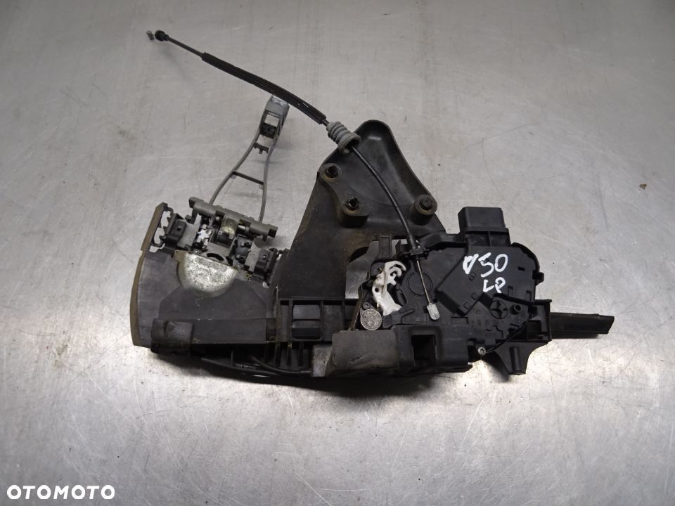 VOLVO V50 KOMBI 04-06 ZAMEK DRZWI PRAWY LEWY TYŁ - 1