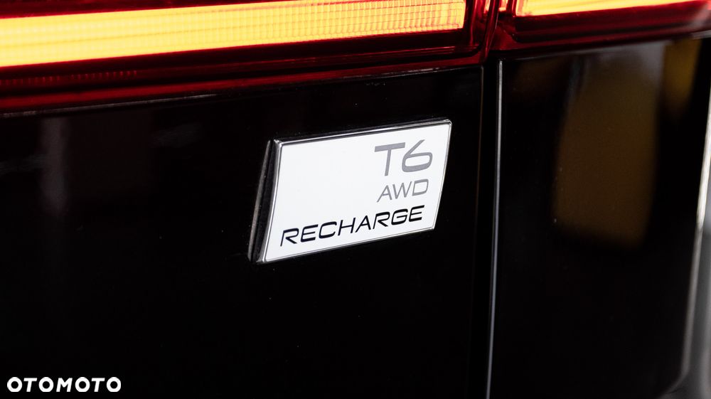 Volvo XC 60 T6 Plug-In Hybrid AWD Core - 17
