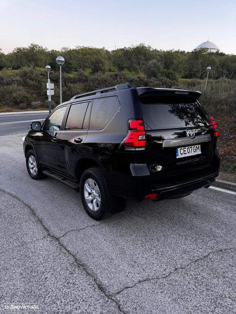 Toyota Land Cruiser 2.8 D-4D Auto Executive - 35