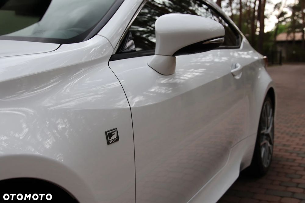 Lexus RC - 12