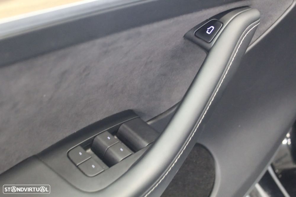 Tesla Model Y Performance Tração Integral - 4