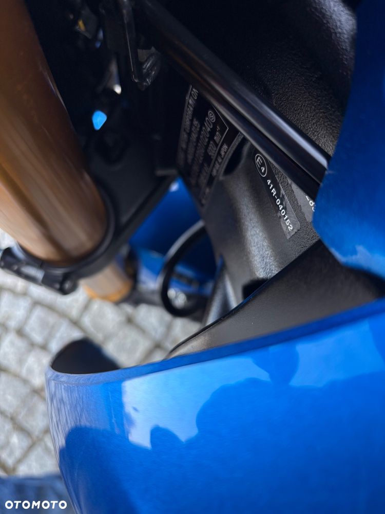 Suzuki GSX - 19