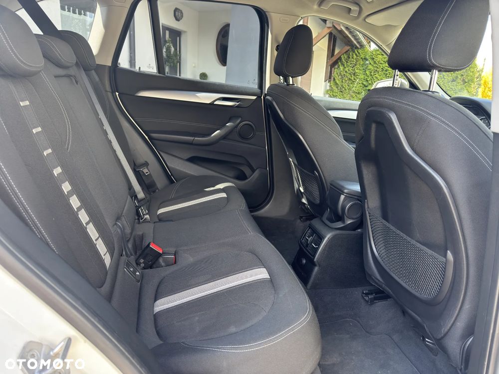 BMW X1 xDrive20d - 13