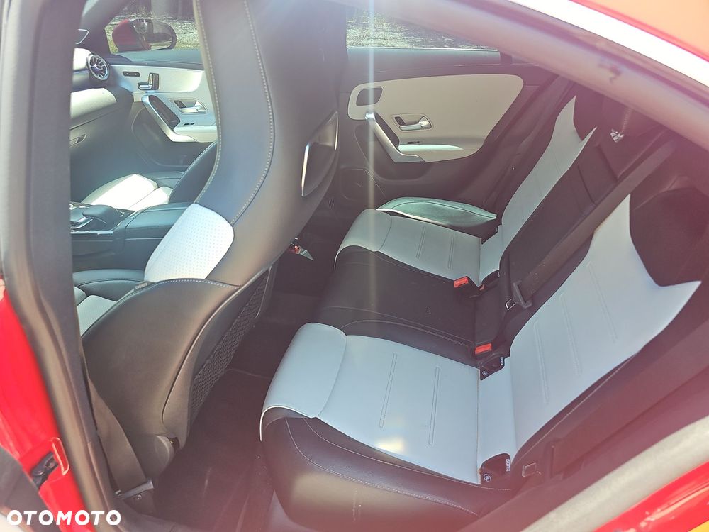 Mercedes-Benz CLA 250 4Matic 7G-DCT AMG Line - 10