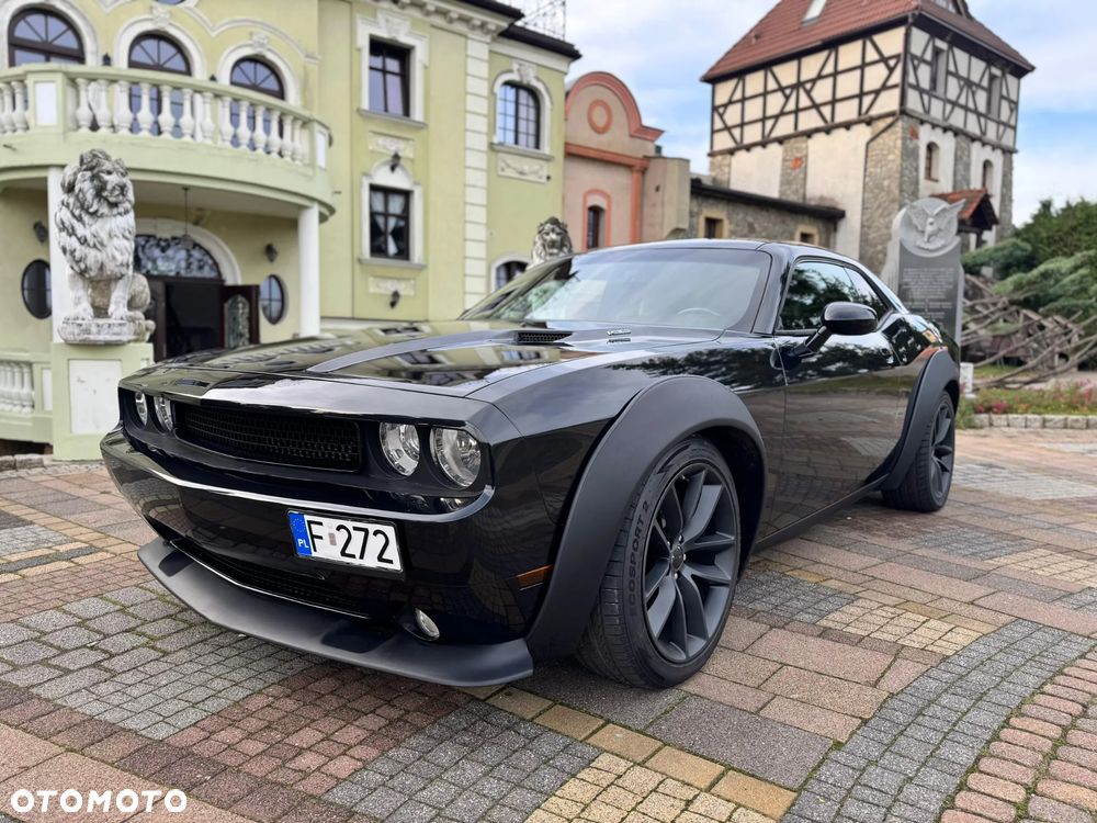 Dodge Challenger - 1