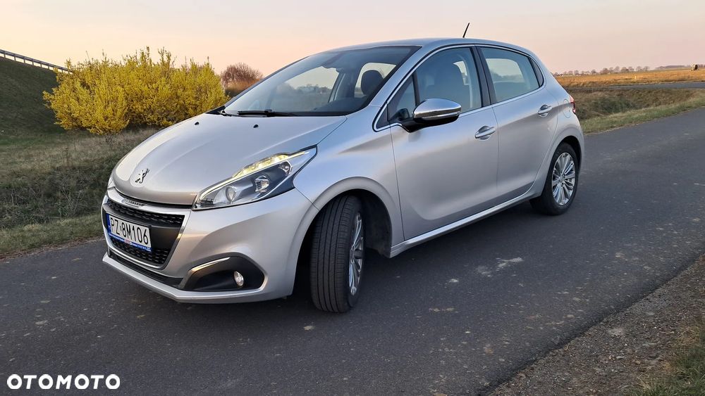 Peugeot 208 1.2 PureTech Allure - 1