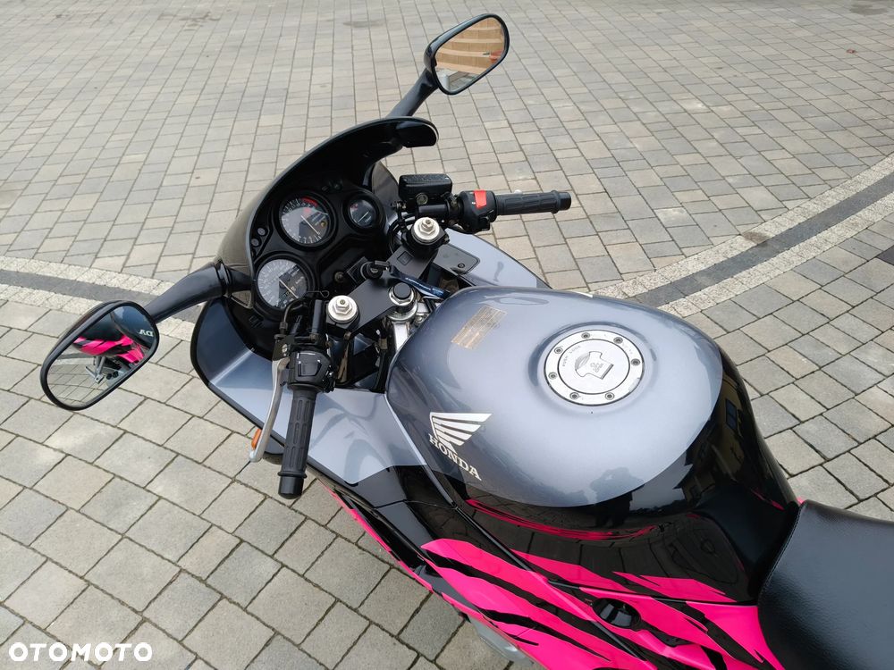 Honda CBR - 13